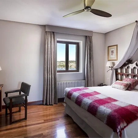 Parador De Χονδαρρίμπια