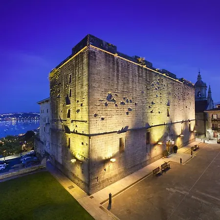 Parador De Χονδαρρίμπια